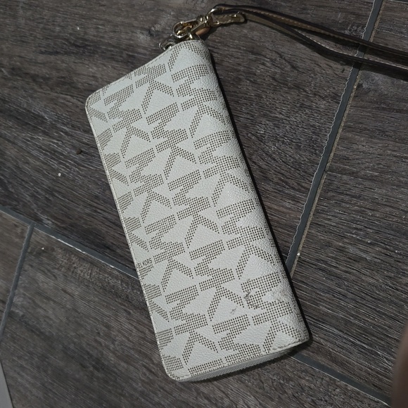 Michael Kors tote handbag with matching wallet - Picture 4 of 10